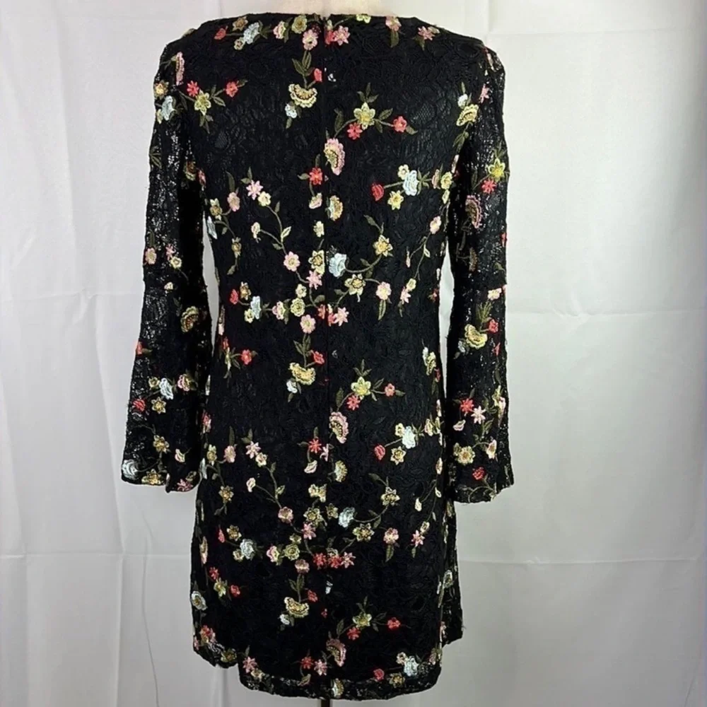 TAHARI by Arthur Levine Floral Embroidered Mini Dress Bell Sleeve Black Sz 2 EUC - Picture 5 of 9